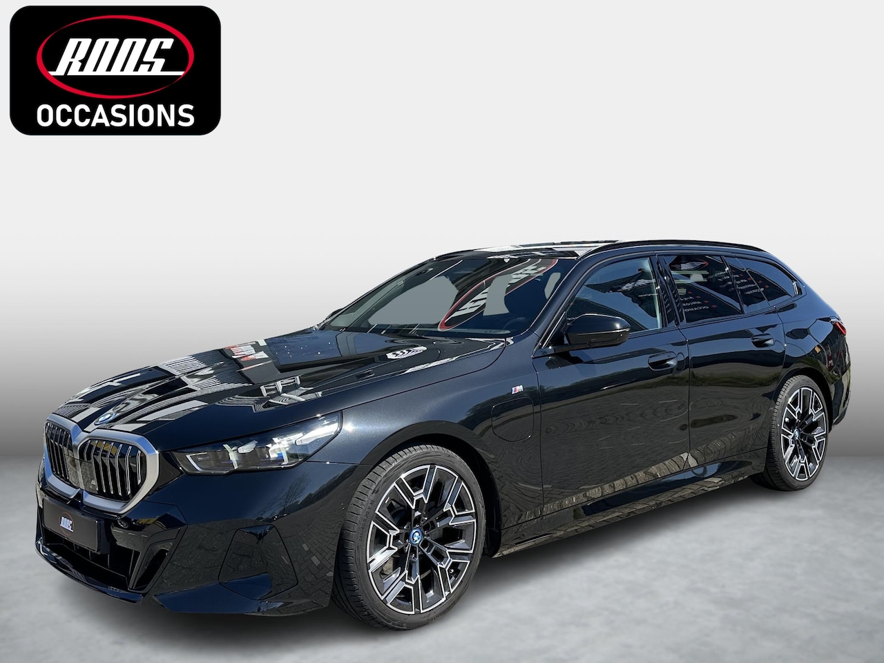 BMW 5-serie Touring - 530e M Sport Edition Comfort toegang | Elect trekhaak | Origineel NL - AutoWereld.nl