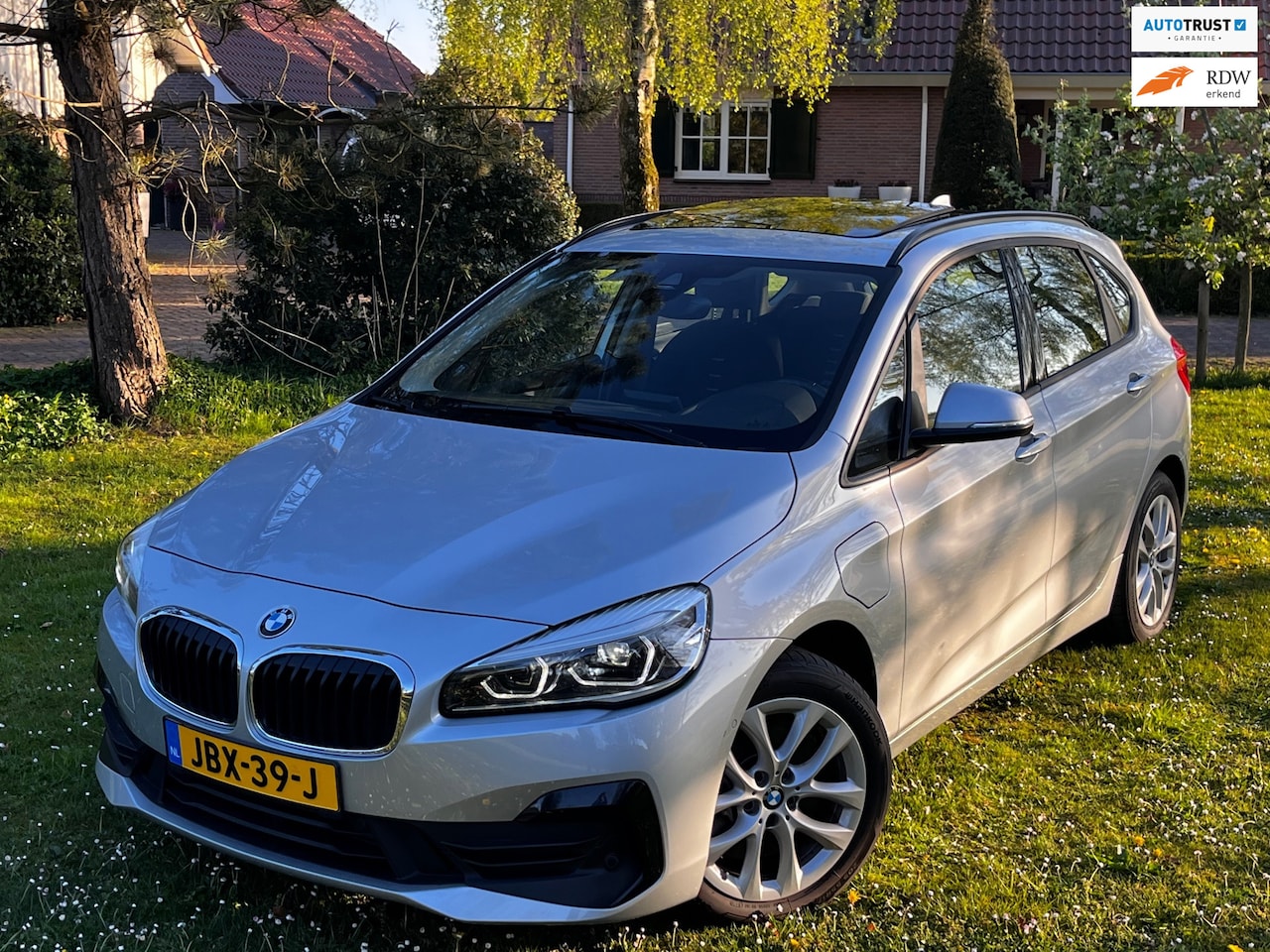 BMW 2-serie Active Tourer - 225xe High Executive|RIJKLAAR|PANO|Harman/Kardon|4WD|Topstaat|Lage km|Camera - AutoWereld.nl