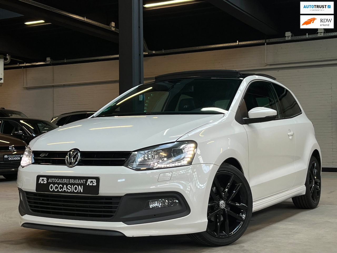 Volkswagen Polo - 1.2 TSI R-Line Pano/Led/Cruise/Alcantara - AutoWereld.nl
