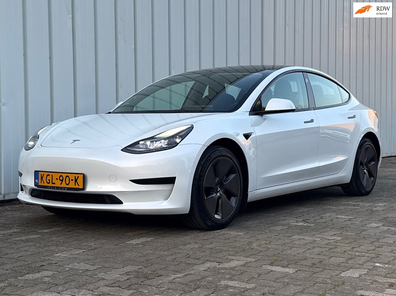Tesla Model 3 - Standard RWD Plus 60 kWh Autopilot Leder Pano Warmtepomp Grok - AutoWereld.nl