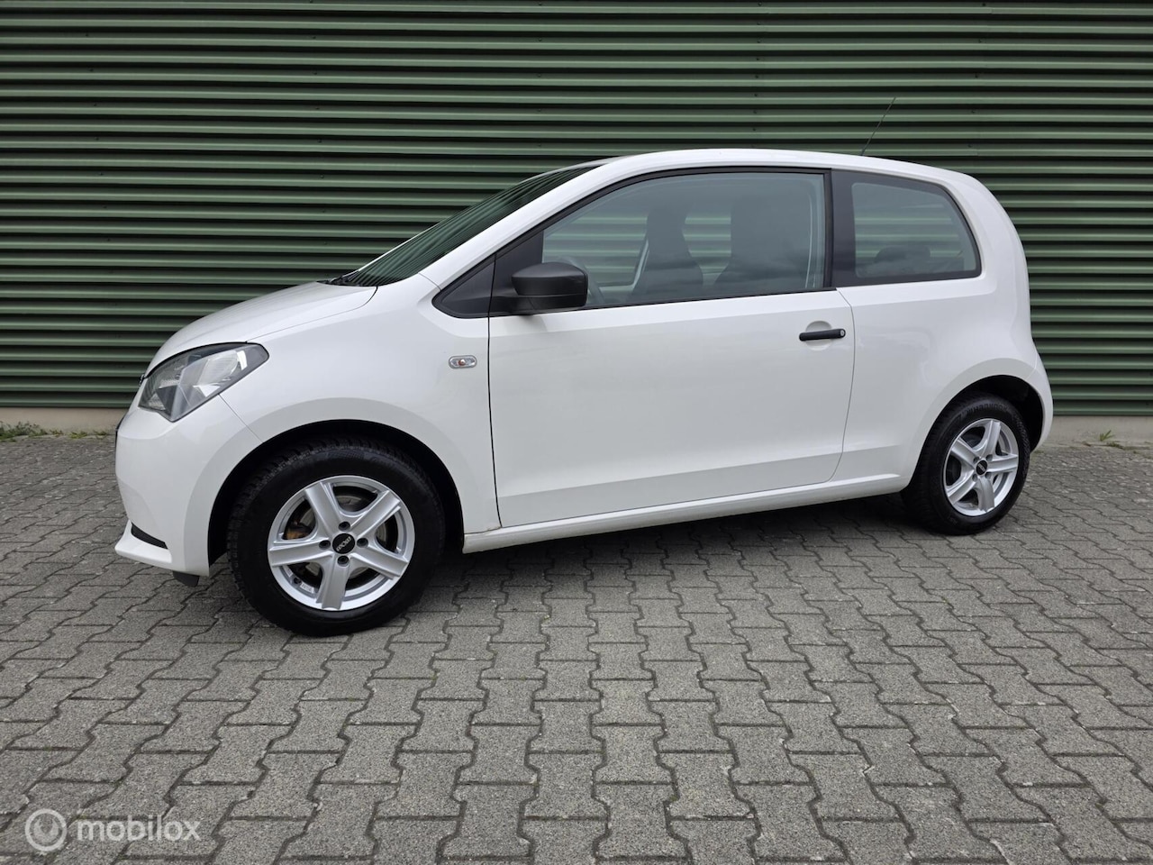 SEAT Mii - 1.0 Entry|Airco|Nieuwe Apk|2X Sleutel|Grote-Beurt - AutoWereld.nl