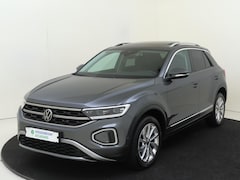 Volkswagen T-Roc - 1.5 TSI Style | Panoramadak | Keyless | Parkeerassistent | Navigatie | Achteruitrijcamera