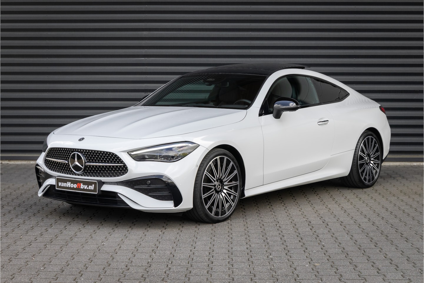 Mercedes-Benz CLE Coupé - 200 AMG Line 20'' - Night - Burmester - AutoWereld.nl