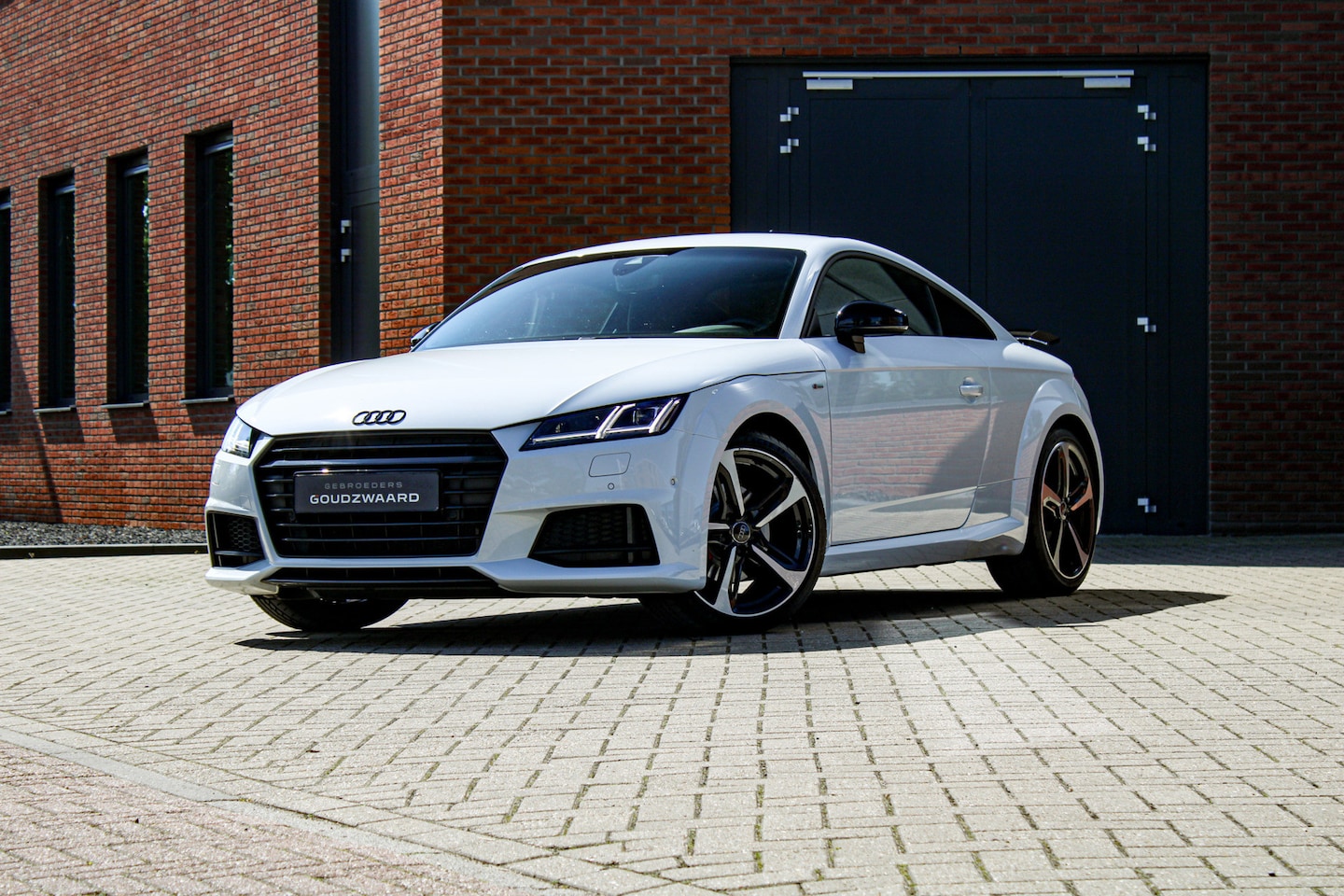 Audi TT - 2.0 TFSI Competition | 3x S-line | 230PK | B&O | Camera | Matrix | 19 inch Audi Sport - AutoWereld.nl