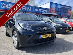 Toyota Aygo X - 1.0 VVT-i S-CVT Play 1e eig Automaat Carplay Camera 12 MND Garantie