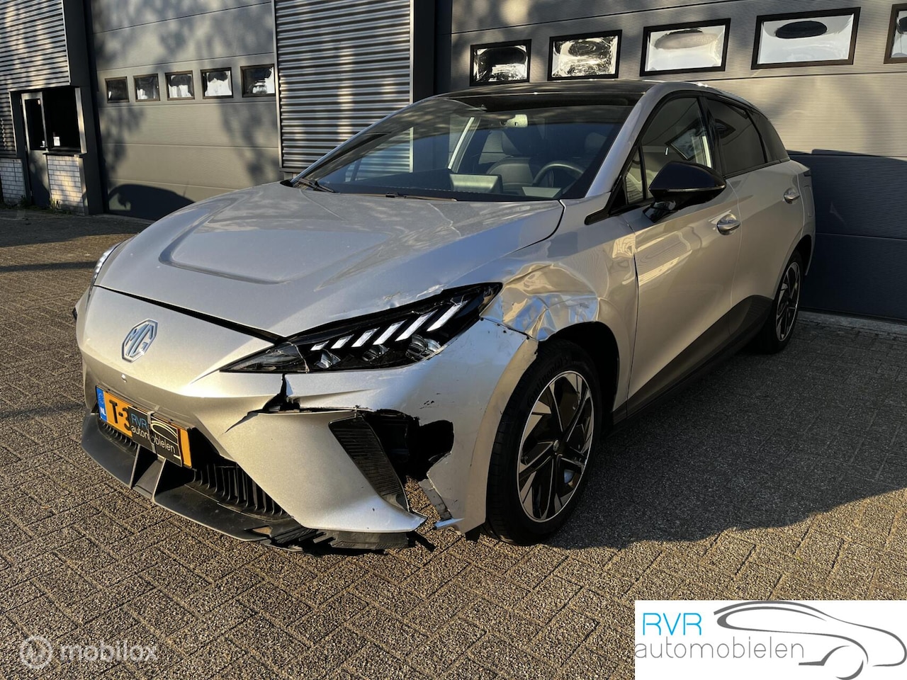 MG MG4 - Luxury 64kWh Luxury 64 kWh - AutoWereld.nl