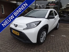 Toyota Aygo X - 1.0 VVT-i MT airco / Apple Carplay / Android Auto / adaptive cruise control / touchscreen