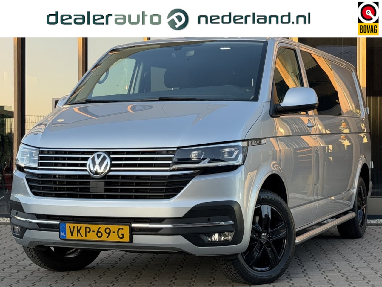 Volkswagen Transporter - 2.0 TDI L2H1 150pk Bulli Dubbel cabine | Led | Virtueel | Camera - AutoWereld.nl