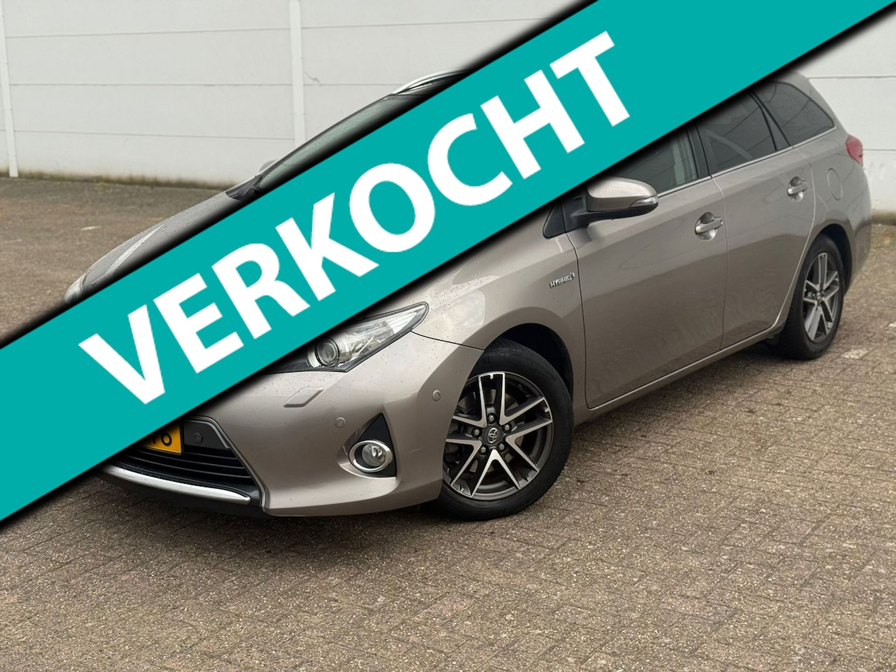 Toyota Auris Touring Sports - 1.8 Hybrid Lease Pro Xenon Camera Pano - AutoWereld.nl