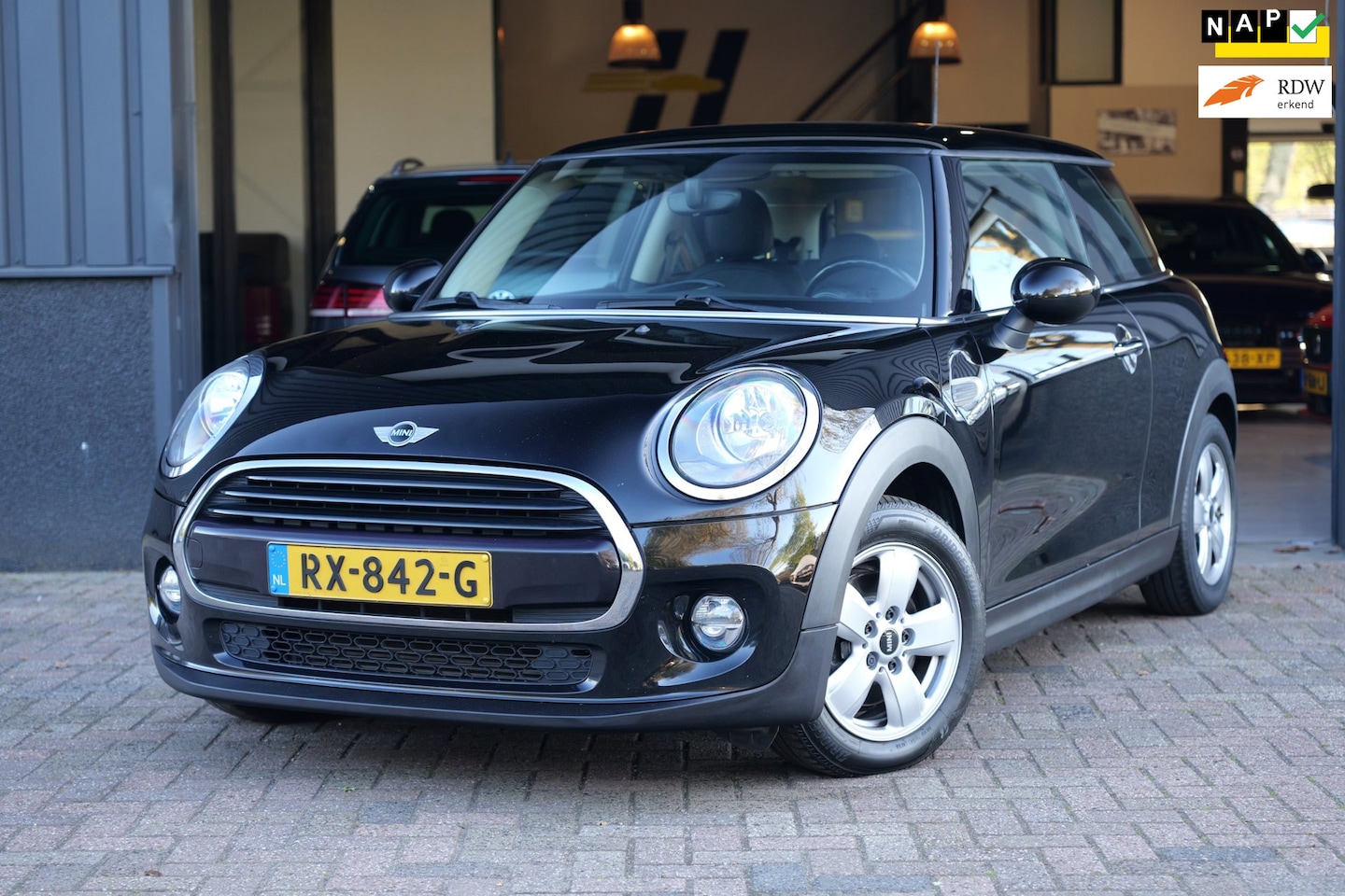 MINI Cooper - Mini 1.5 Business Navi|LM velgen|NL auto - AutoWereld.nl