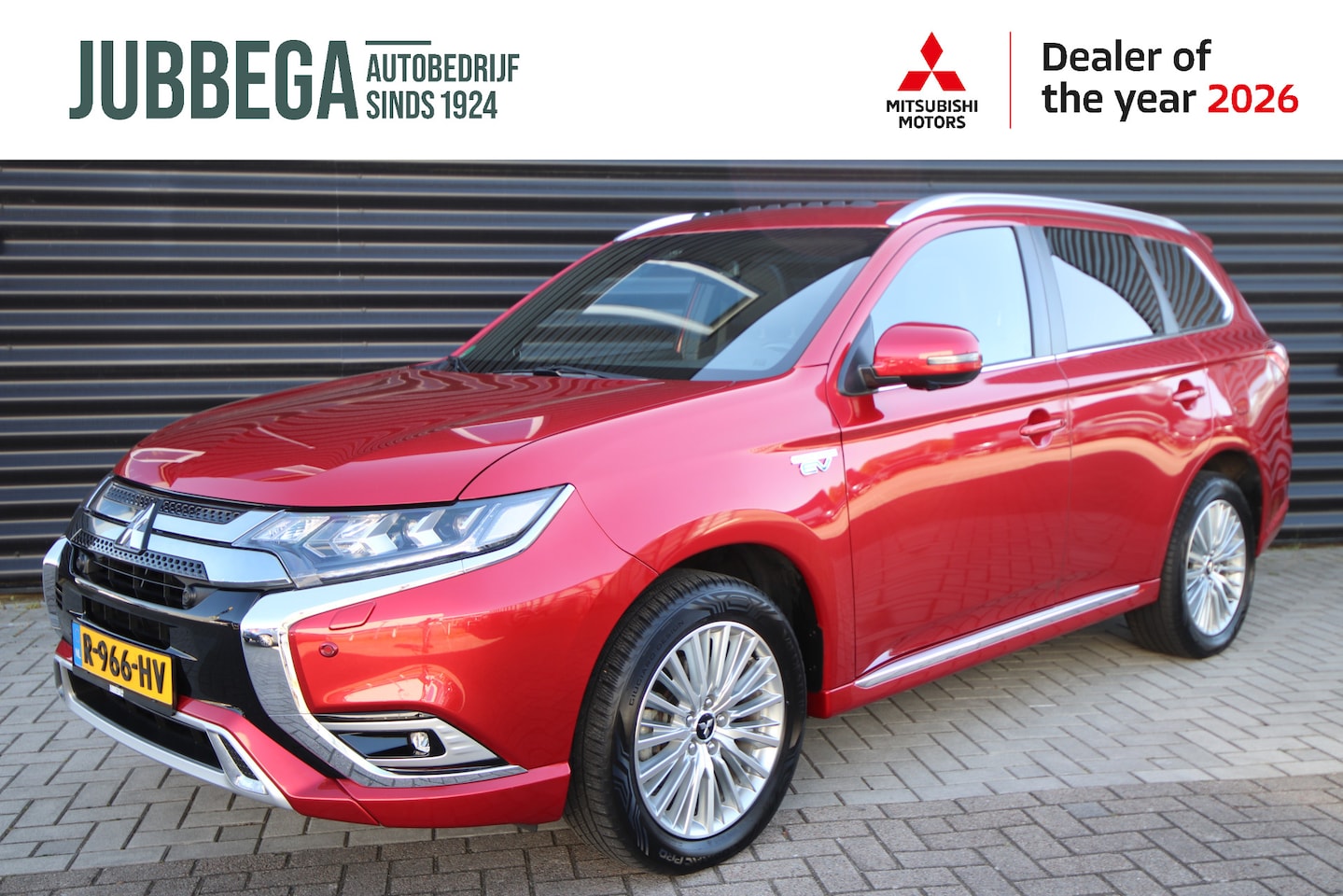 Mitsubishi Outlander - 2.4 PHEV Instyle Opendak. Leder, trekhaak, Adaptive cruise - AutoWereld.nl