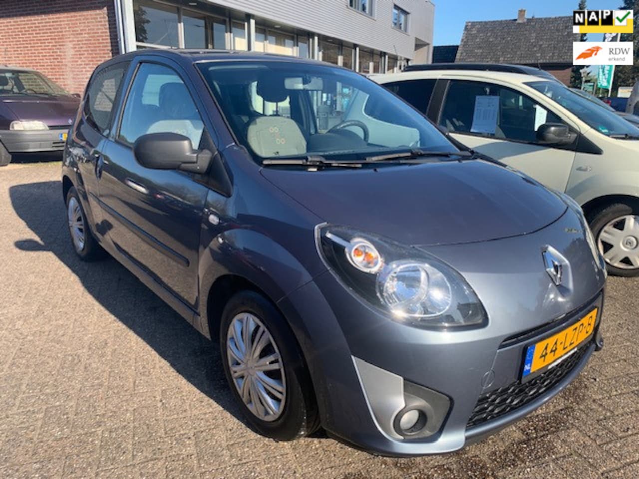 Renault Twingo - 1.2-16V Authentique 2010 € 2.750.- 1 JR. APK 2 Nieuwe banden - AutoWereld.nl