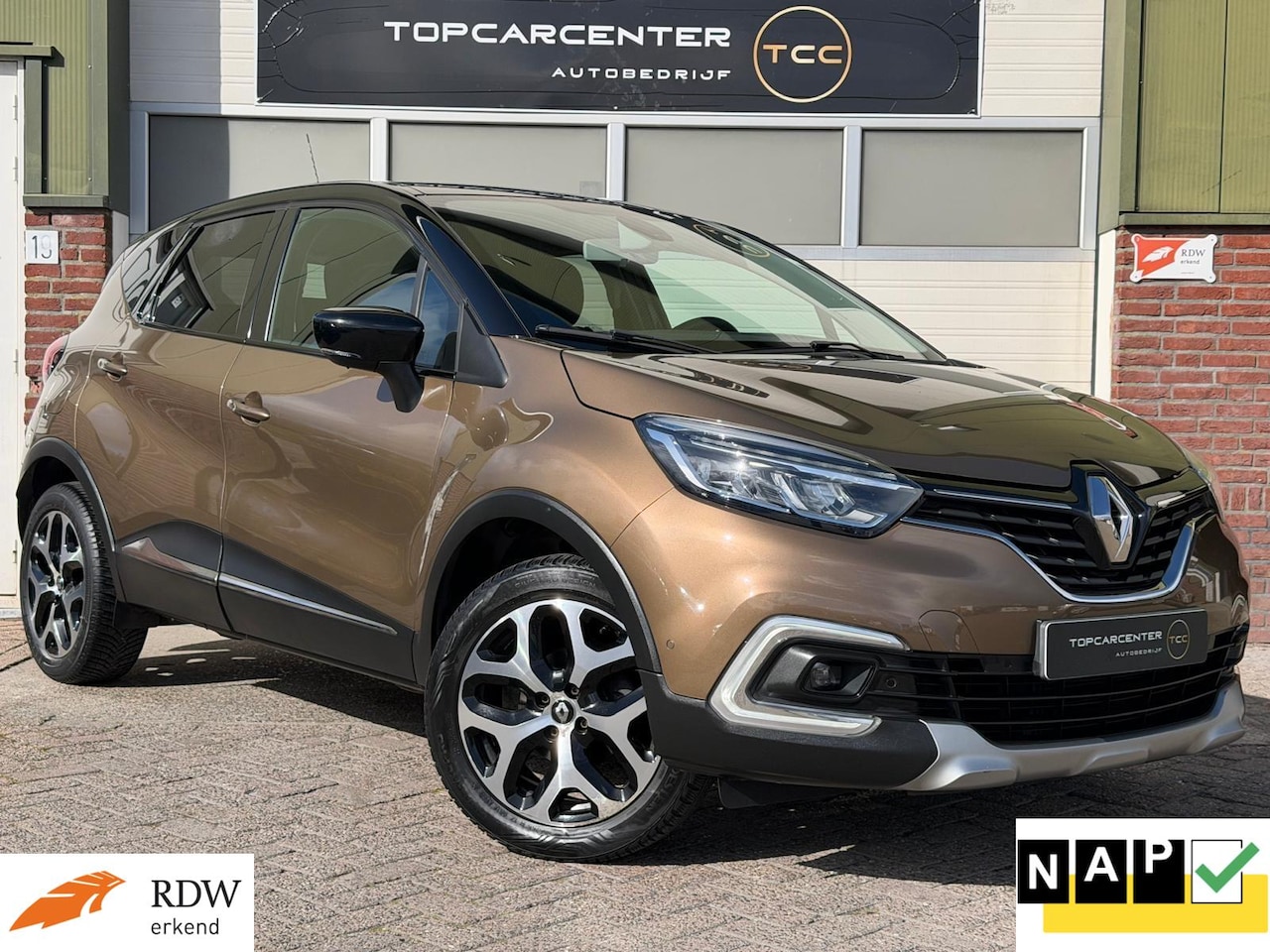 Renault Captur - 0.9TCe Intens/NAVI/CAMERA/PARKS/TREKH/APK/NAP - AutoWereld.nl