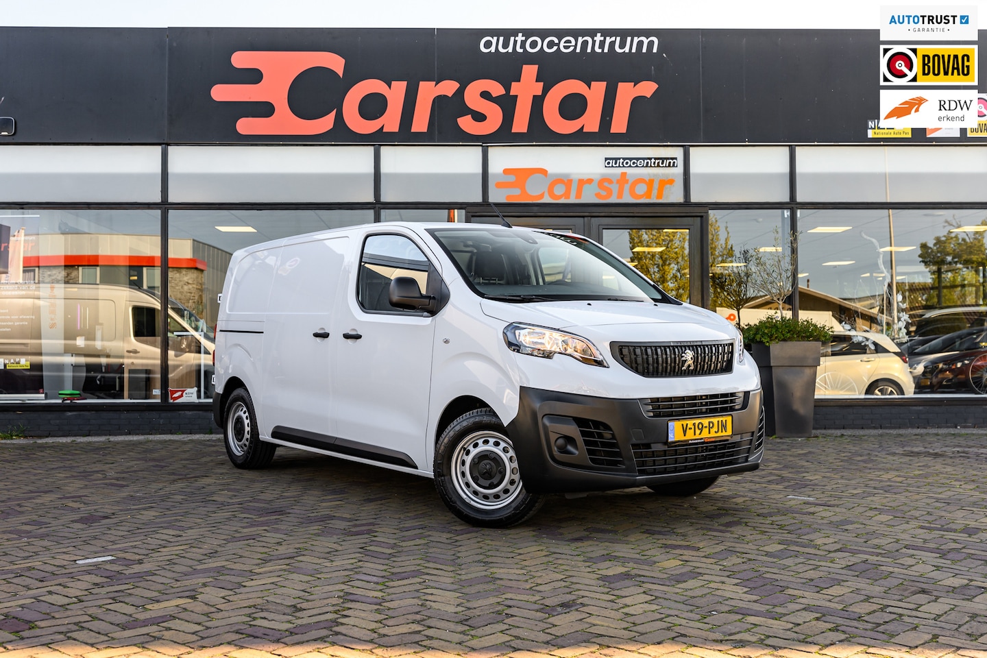 Peugeot e-Expert - E-Expert|Cruise|Pdc|Bleuth Standard Asphalt 50 kWh - AutoWereld.nl