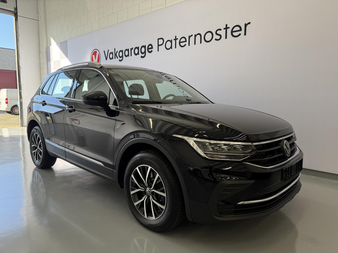 Volkswagen Tiguan - 1.4 TSI eHybrid Carplay / Adaptive Cruise / Bovag garantie - AutoWereld.nl