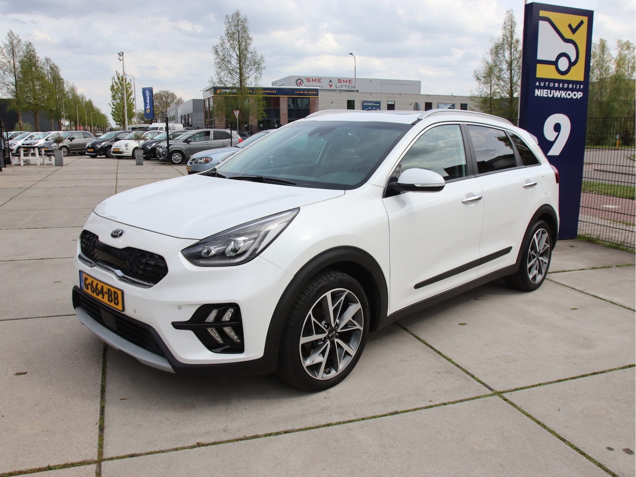 Kia Niro - 1.6 GDi Hybrid ExecutiveLine Pano,  El. Stoelvw + verk, Camera-Carplay, FULL LED Vol optie - AutoWereld.nl