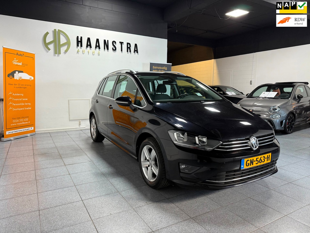 Volkswagen Golf Sportsvan - 1.2 TSI Highline Navigatie 80.776 km NL Auto! NAP - AutoWereld.nl