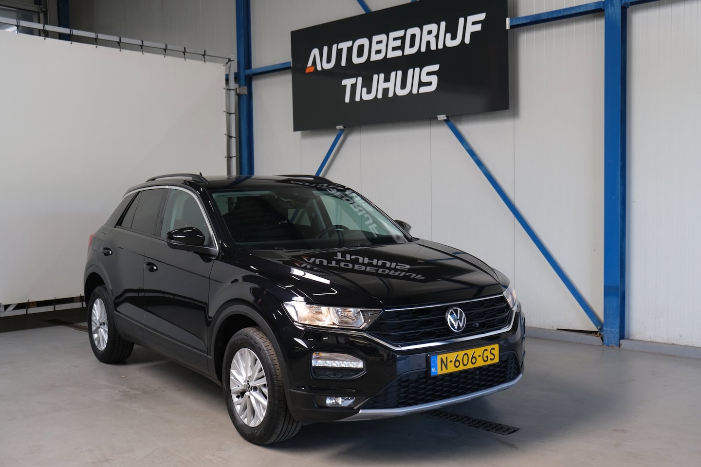 Volkswagen T-Roc - 1.0 TSI Style - N.A.P. Airco, Cruise, Navi, PDC, Camera, Carplay. - AutoWereld.nl