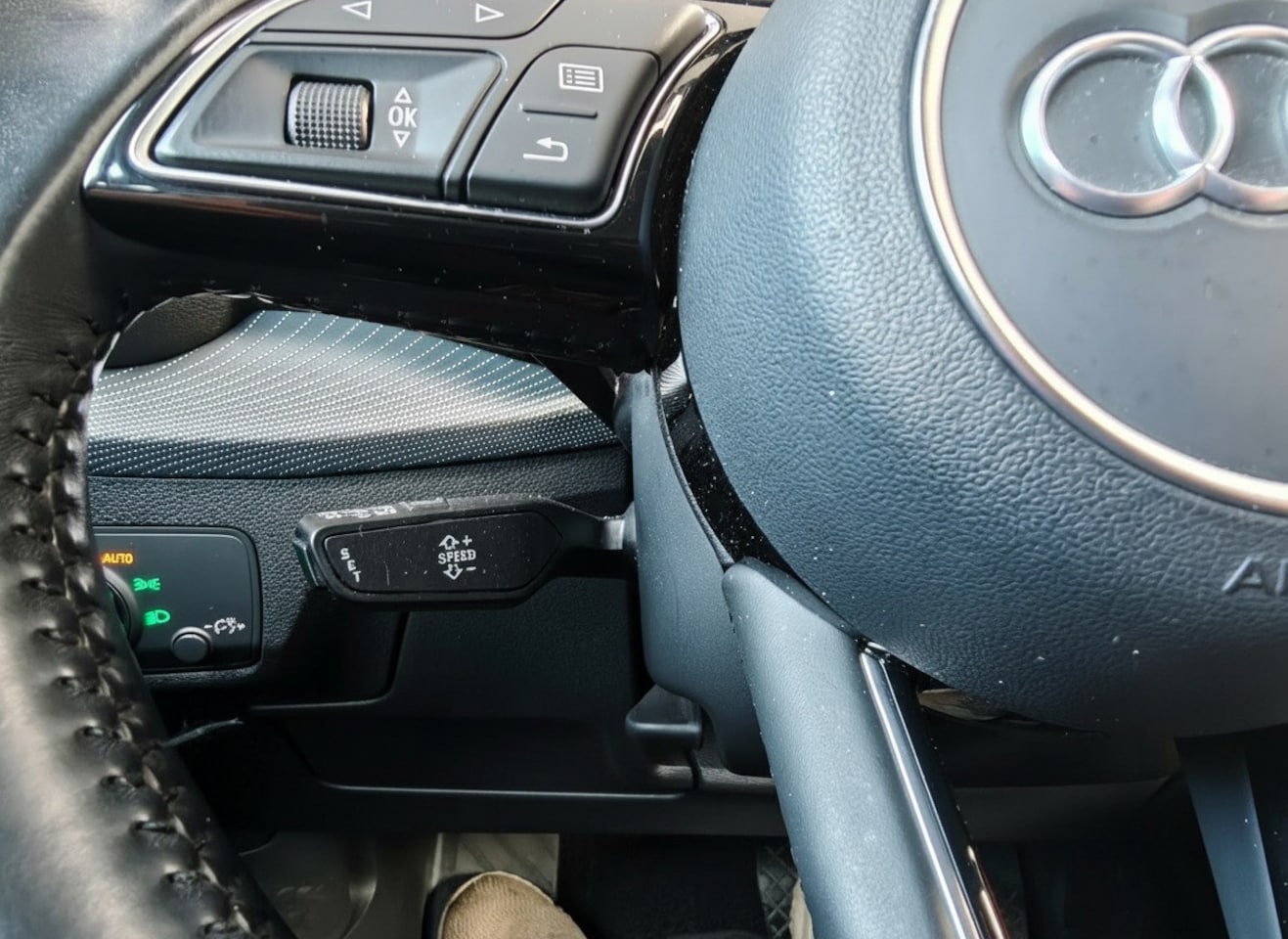 Audi Q2 - 1.0 TFSI #limited 1e eig Dealer ond. Trekhaak, Led, NAP