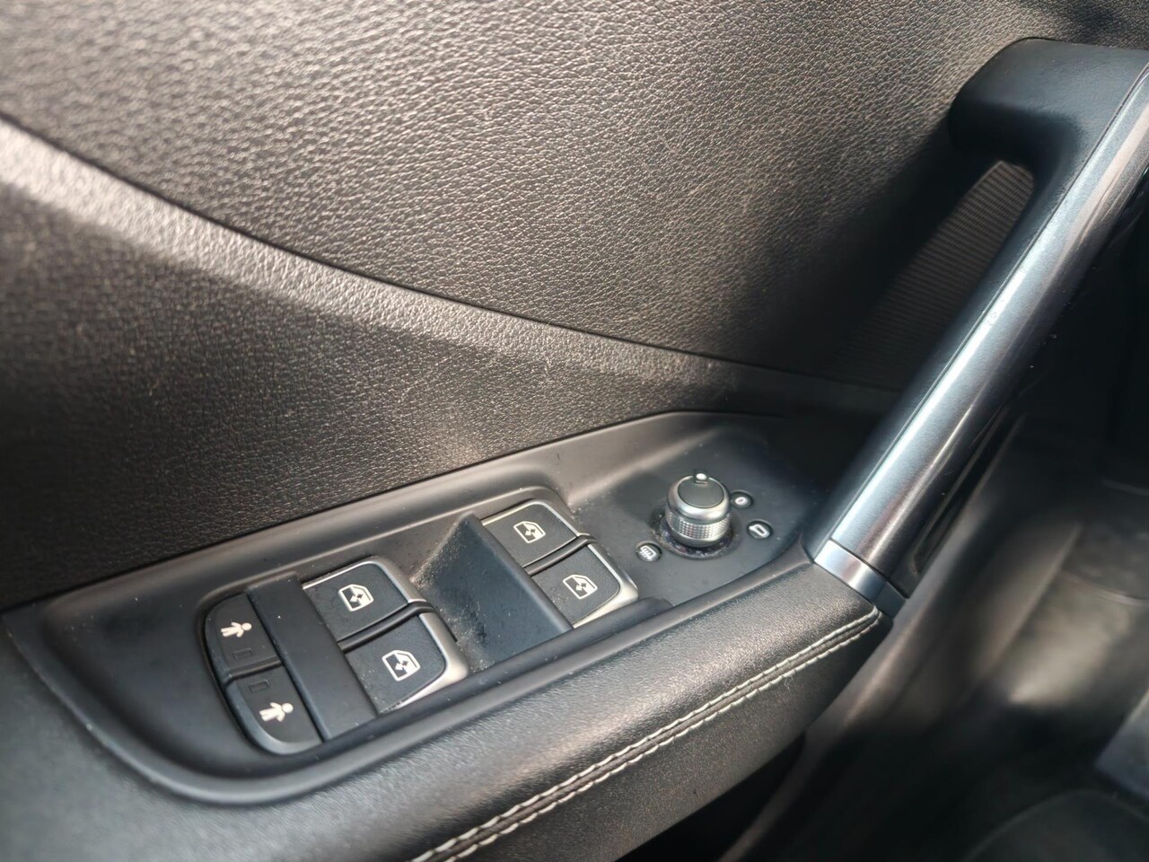 Audi Q2 - 1.0 TFSI #limited 1e eig Dealer ond. Trekhaak, Led, NAP