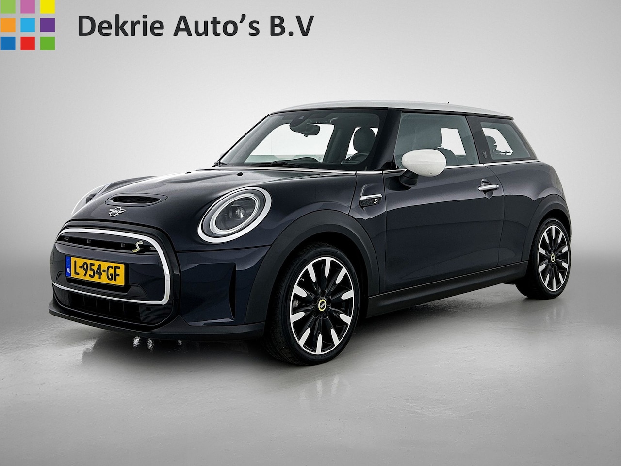 MINI Mini-Electric - Cooper S Yours 135KW / 33 kWh SOH 100% Comfort plus / Leder / Navigatie / Pdc+Camera / Har - AutoWereld.nl