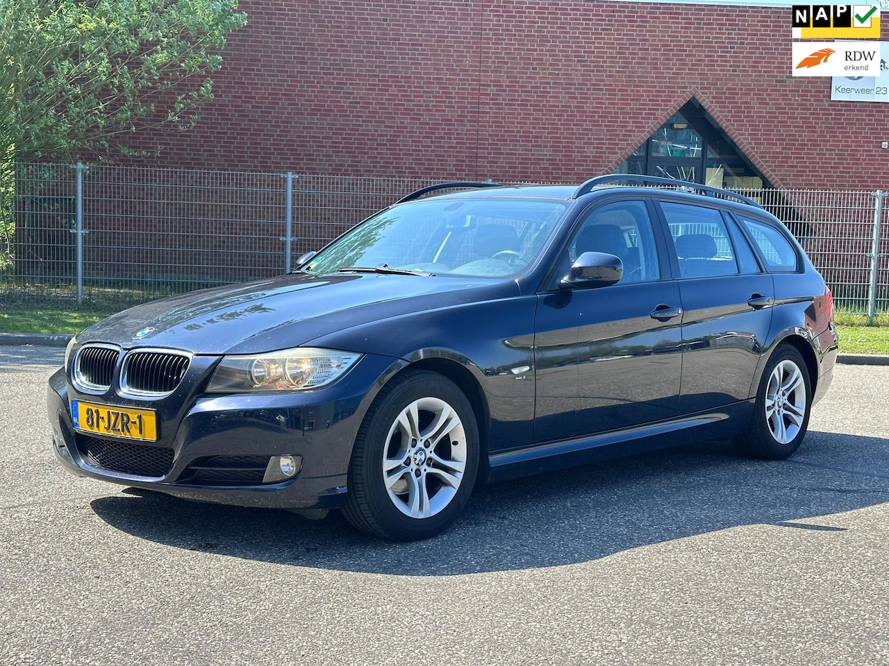 BMW 3-serie Touring - 318i Business Line Leder*Navigatie*Cruise*Clima*Parkeersensoren*NAP*2e eigenaar* - AutoWereld.nl