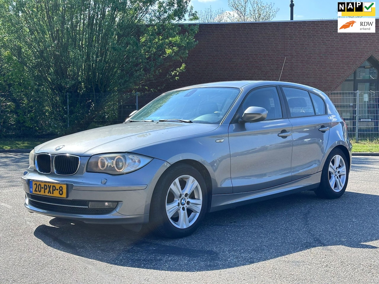 BMW 1-serie - 116i EffDyn. Ed. Business Line Ultimate Edition 5DR*Leder*Cruise*Xenon*NAP*LM velgen*Clima - AutoWereld.nl