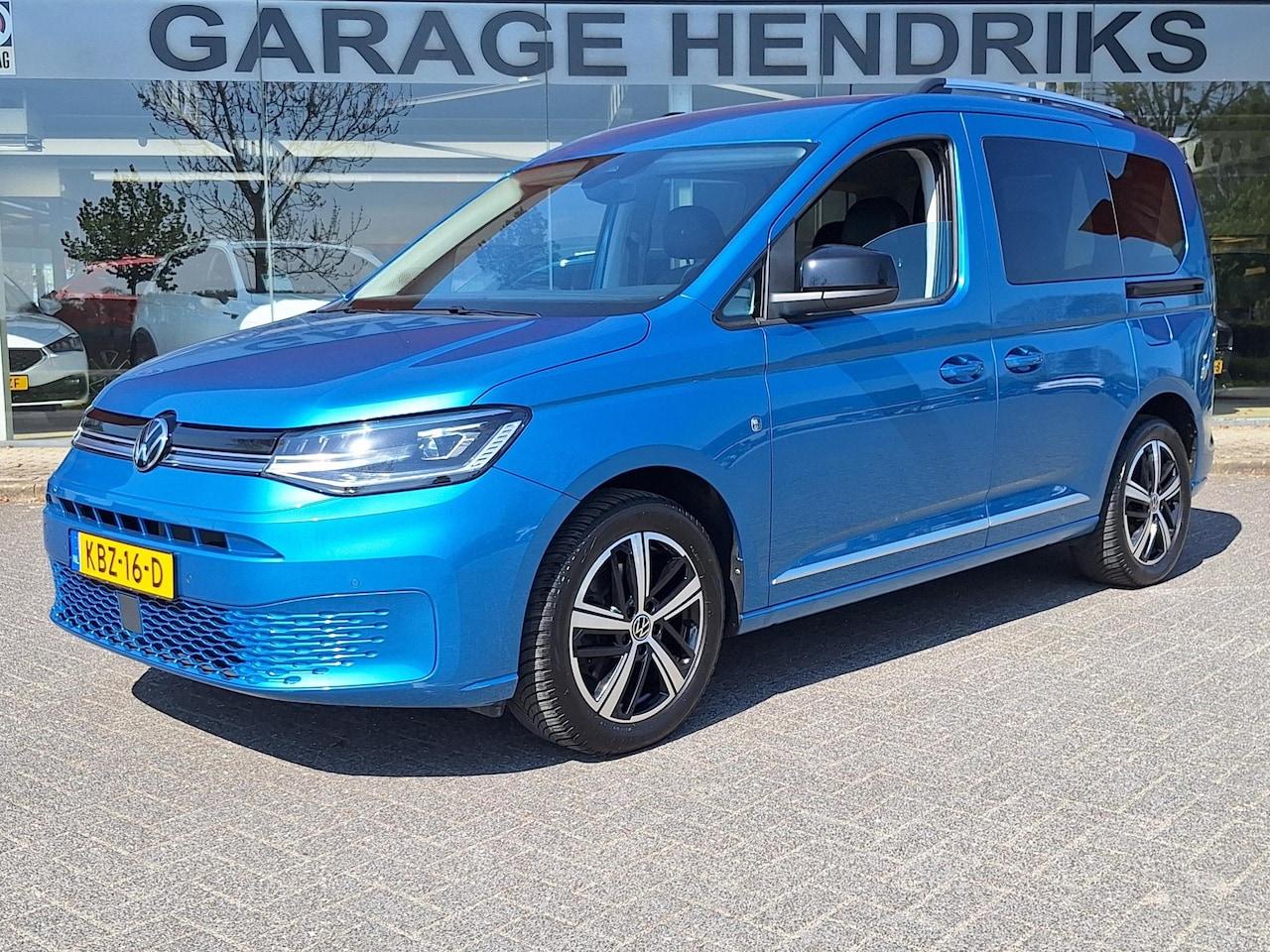 Volkswagen Caddy - 1.5 TSI DSG Style 5p | LED | Leder Alcantara | Trekhaak 1500kg | Adaptive CC | Parking Pac - AutoWereld.nl