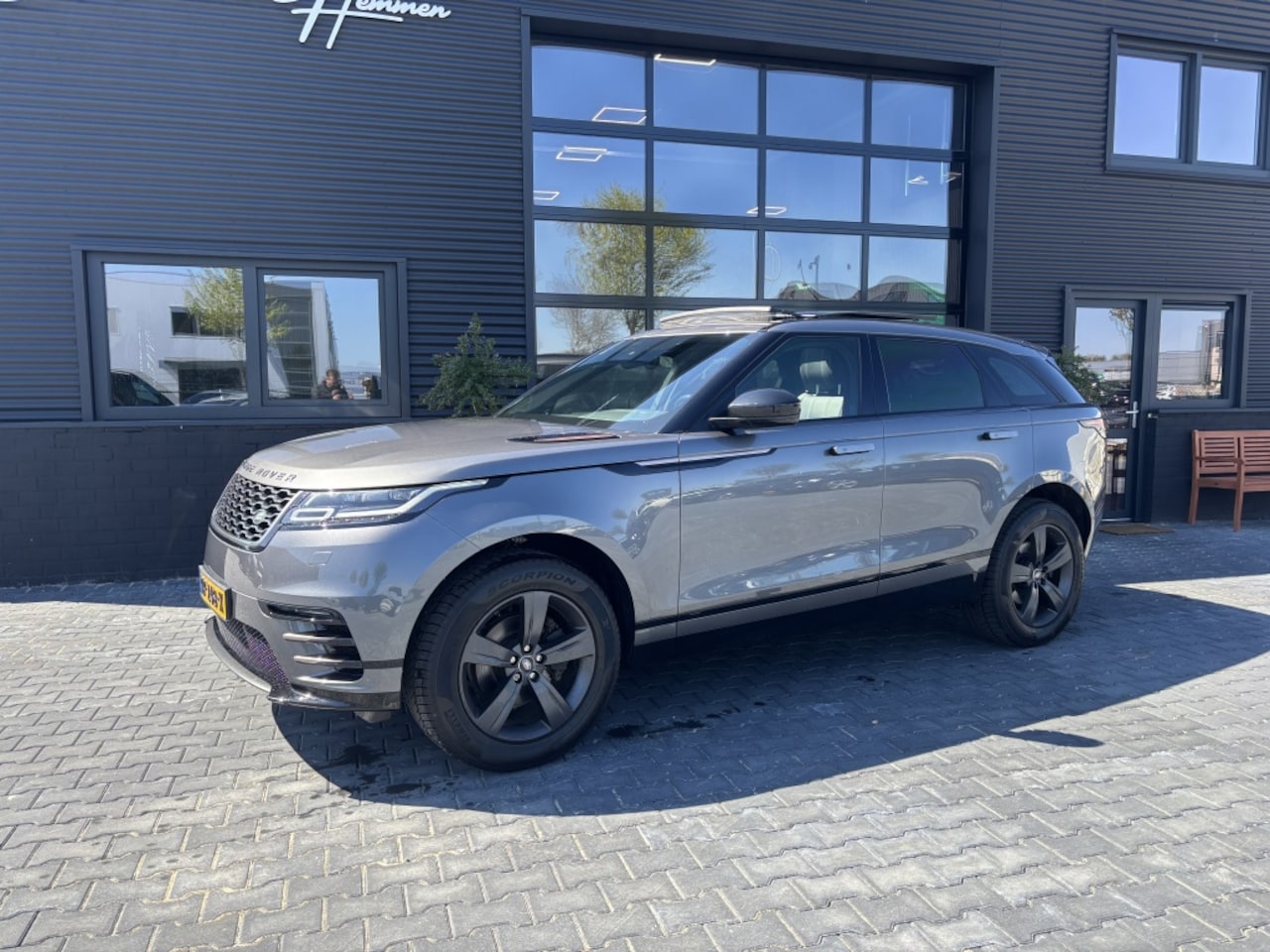 Land Rover Range Rover Velar - 2.0 I4 AWD SE 2.0 I4 AWD SE - AutoWereld.nl
