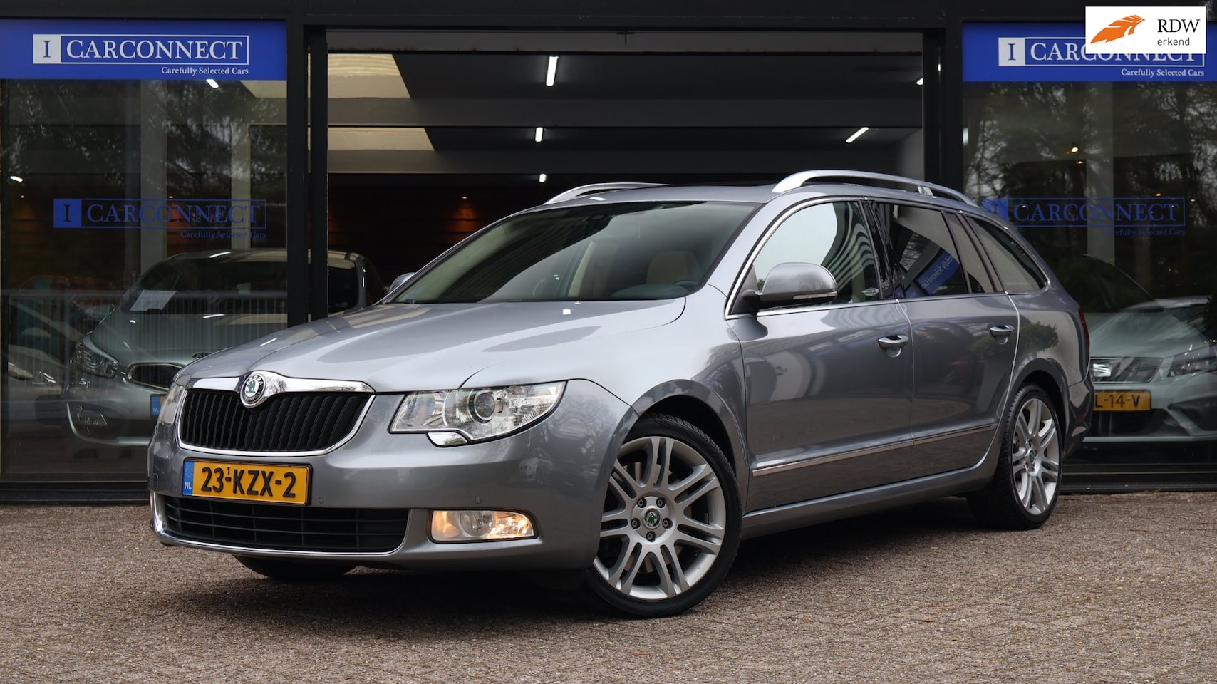 Skoda Superb Combi - 3.6 FSI Elegance 4x4 Business Line|Pano|Memory|Cruise|Clima|PDC|NAVI - AutoWereld.nl