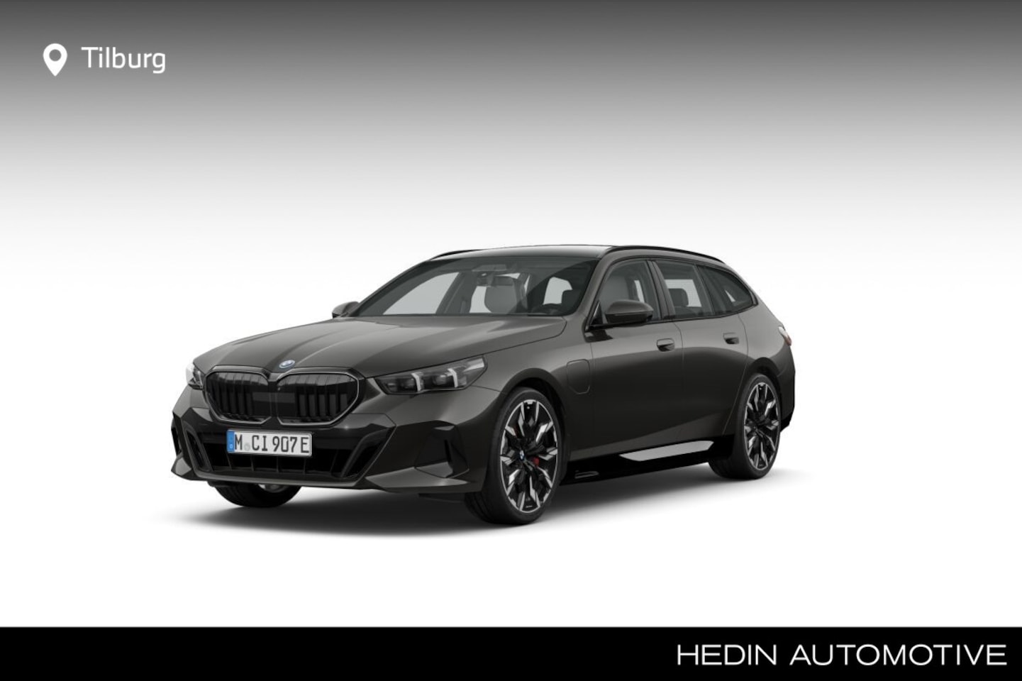 BMW 5-serie Touring - 550e xDrive M Sportpakket Pro | Innovation Pack | Travel Pack | Comfort Pack | Panoramadak - AutoWereld.nl