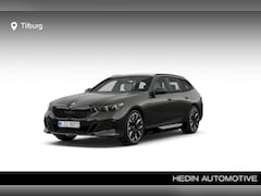 BMW 5-serie Touring - 550e xDrive M Sportpakket Pro | Innovation Pack | Travel Pack | Comfort Pack | Panoramadak
