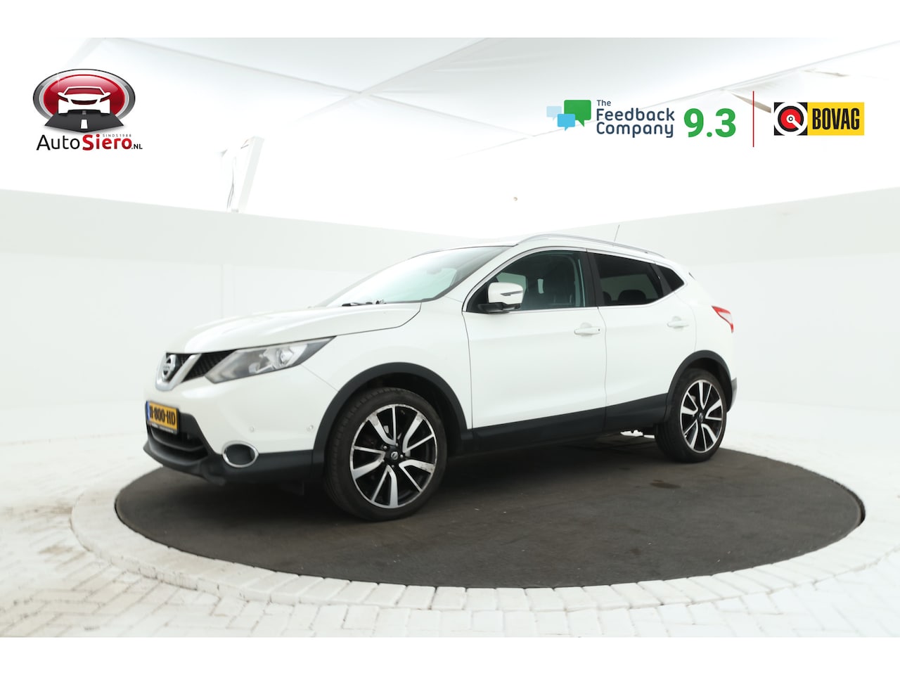 Nissan Qashqai - 1.2 Premier Edition Leer, Panorama, Navigatie, Trekhaak - AutoWereld.nl