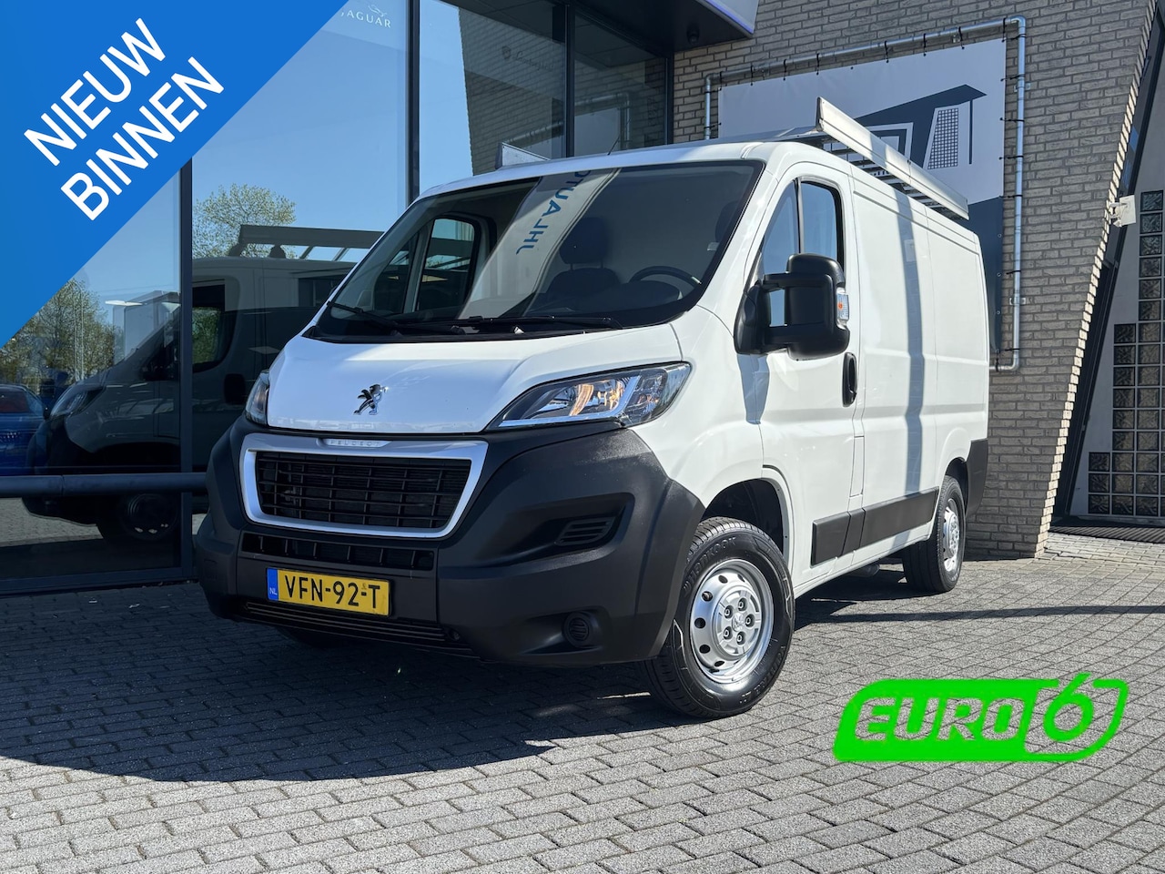 Peugeot Boxer - 330 2.2 BlueHDi 120 L1H1 - AutoWereld.nl