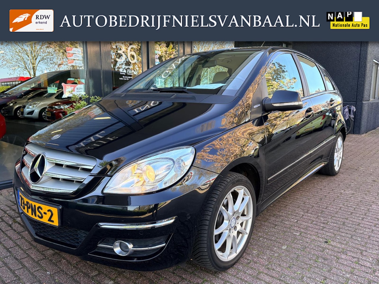 Mercedes-Benz B-klasse - 180 BlueEFFICIENCY Business CLass 180 BlueEFFICIENCY Business CLass - AutoWereld.nl