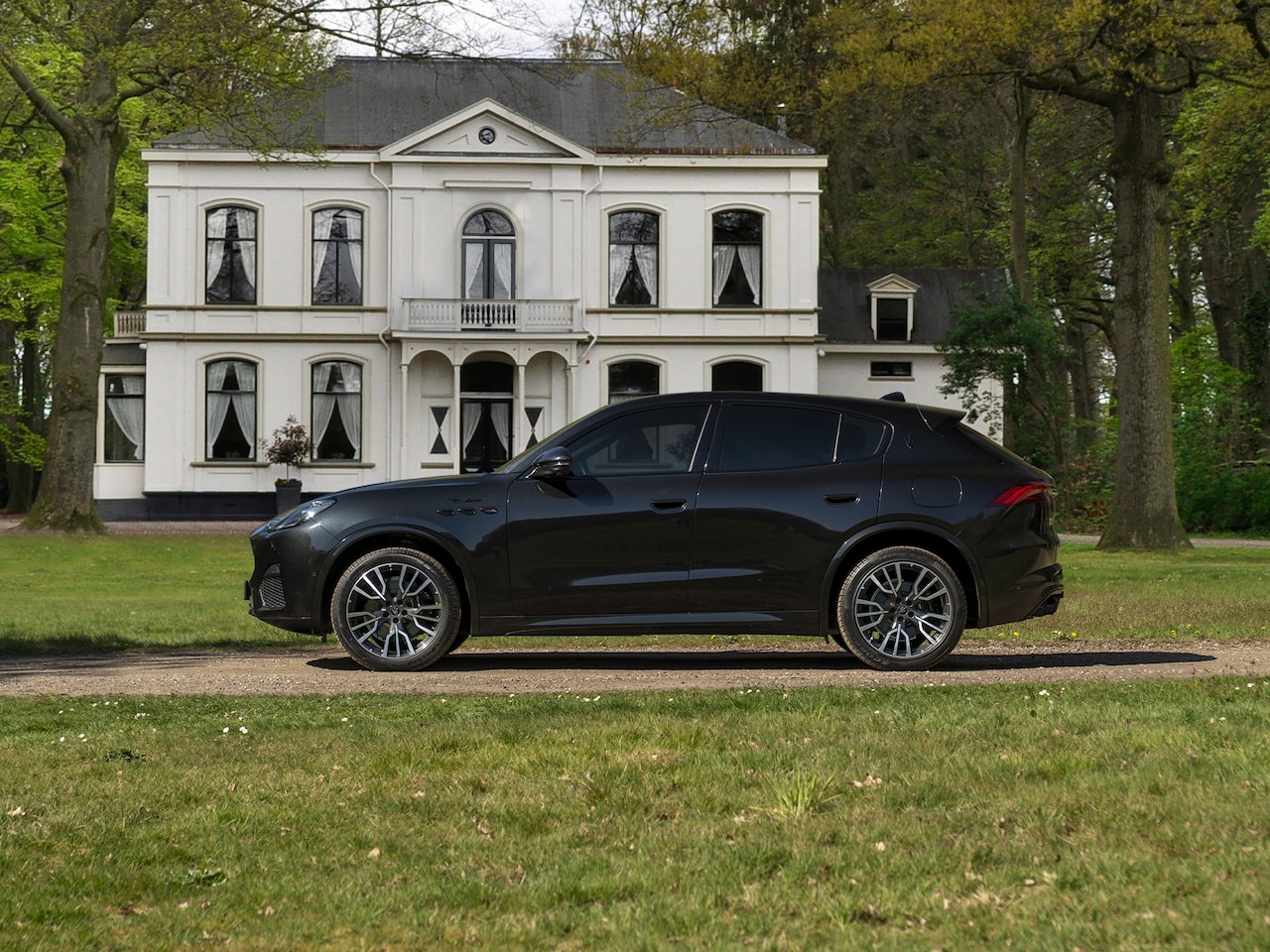 Maserati Grecale - Modena 330pk | Luchtvering | Head-up - AutoWereld.nl