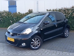 Toyota Aygo - 1.0 VVT-i 5D Dynamic Navigator