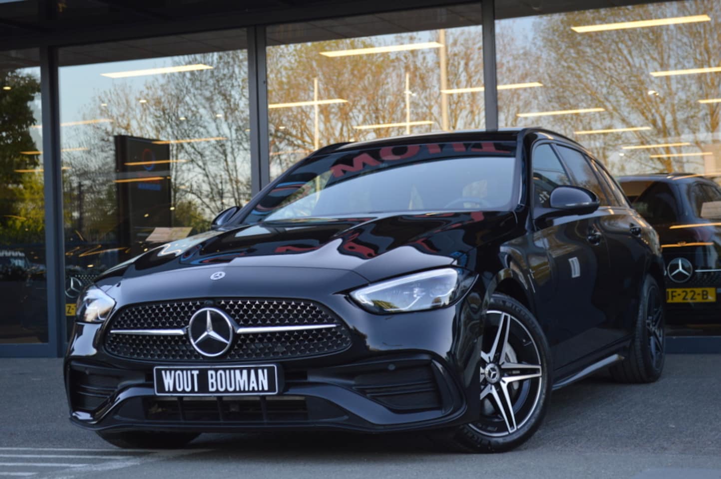 Mercedes-Benz C-klasse Estate - 300 e AMG Led Leder Panorama Sfeer Camera Trekh Pdc - AutoWereld.nl