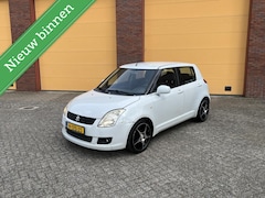 Suzuki Swift - 1.3 Base Nieuwe APK - Airco