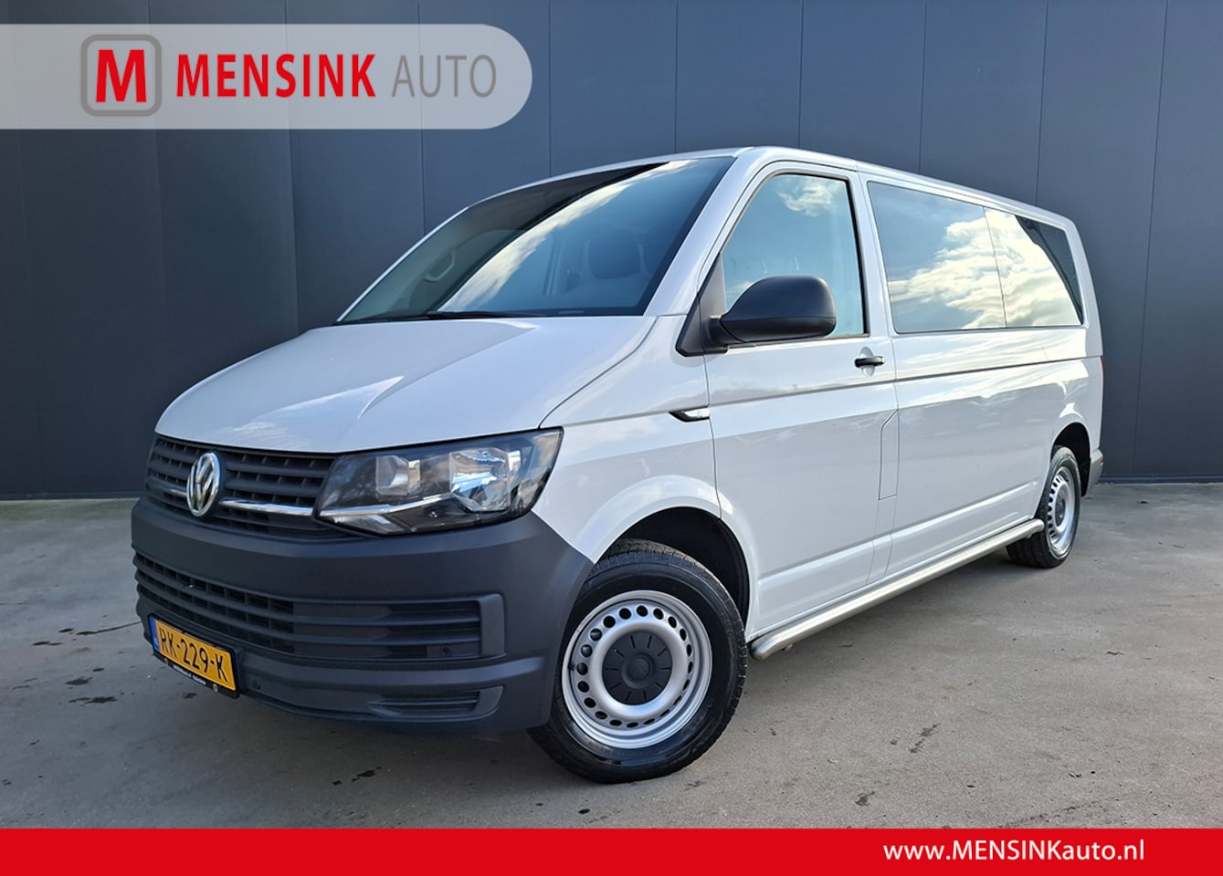 Volkswagen Transporter Kombi - 2.0 TDI 150 PK 9 PERS PERSONEN BUS L2H1 AIRCO - AutoWereld.nl