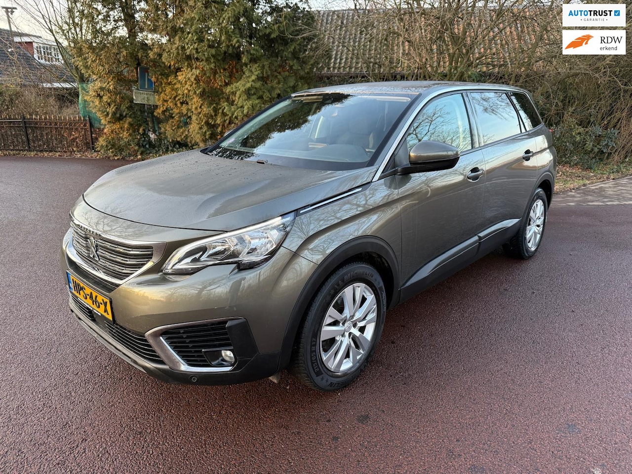 Peugeot 5008 - 1.2 PureTech Blue Lease Premium Navi / Aux / Apk - AutoWereld.nl
