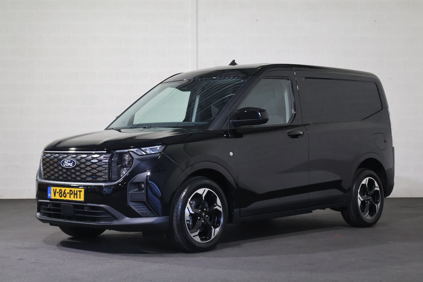 Ford Transit Courier - E-Transit 44 kWh Limited - AutoWereld.nl