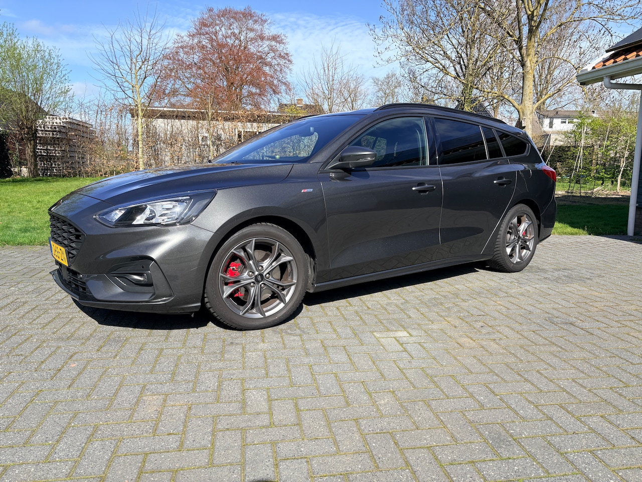 Ford Focus Wagon - 1.5 EcoBoost ST Line X Business Trekhaak - AutoWereld.nl