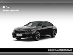 BMW 5-serie - 530e M Sport Edition M Sport Pro | Trekhaak | Stoelventilatie | Panoramadak | Innovation P