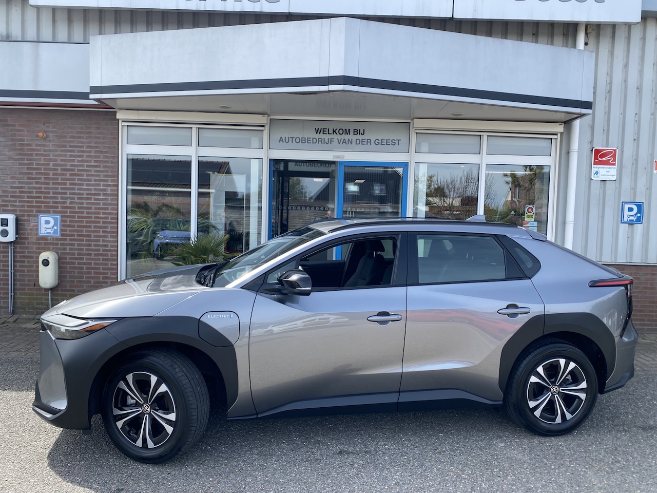 Toyota bZ4X - Active 71 kWh SOH 98,47% - AutoWereld.nl