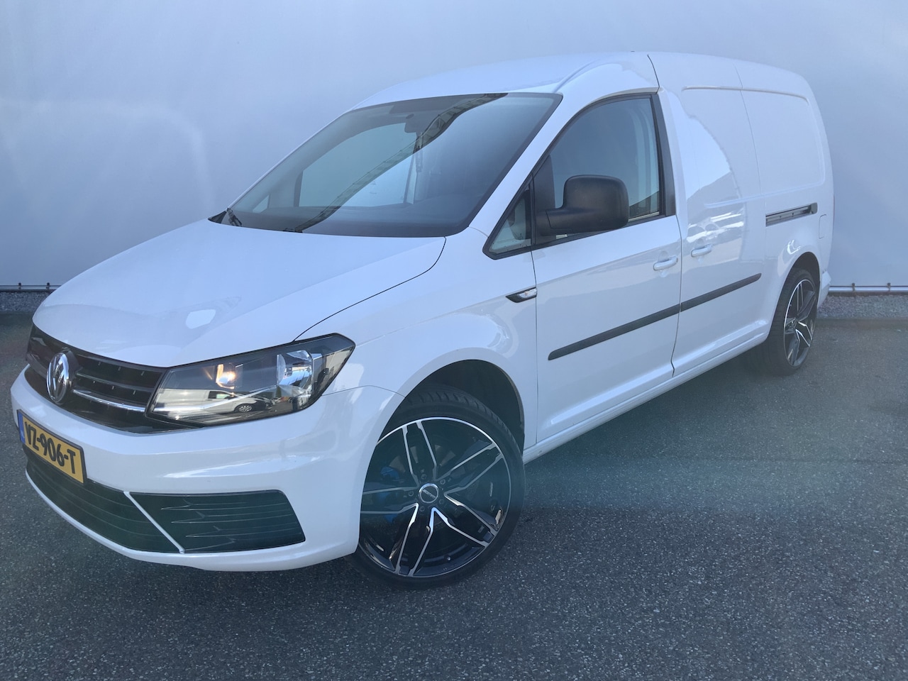 Volkswagen Caddy Maxi - 2.0 TDI L2H1 BMT Trendline Airco Cruise Navi Alu Velg Leer Euro 6 Marge geen btw - AutoWereld.nl