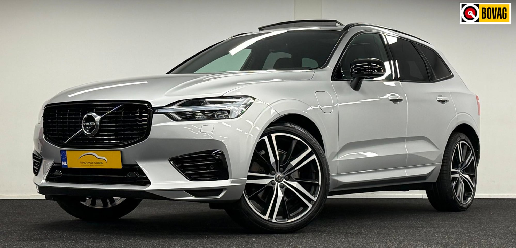 Volvo XC60 - 2.0 T8 AWD R-Design Plug-In Hybride 455PK*Panodak*Luchtvering*H&K*DealerOh* - AutoWereld.nl