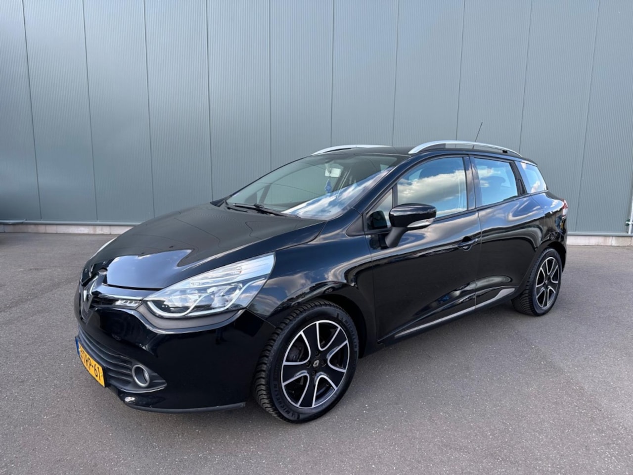 Renault Clio Estate - 0.9 TCe Expression NAVI | AIRCO | NAP ! - AutoWereld.nl