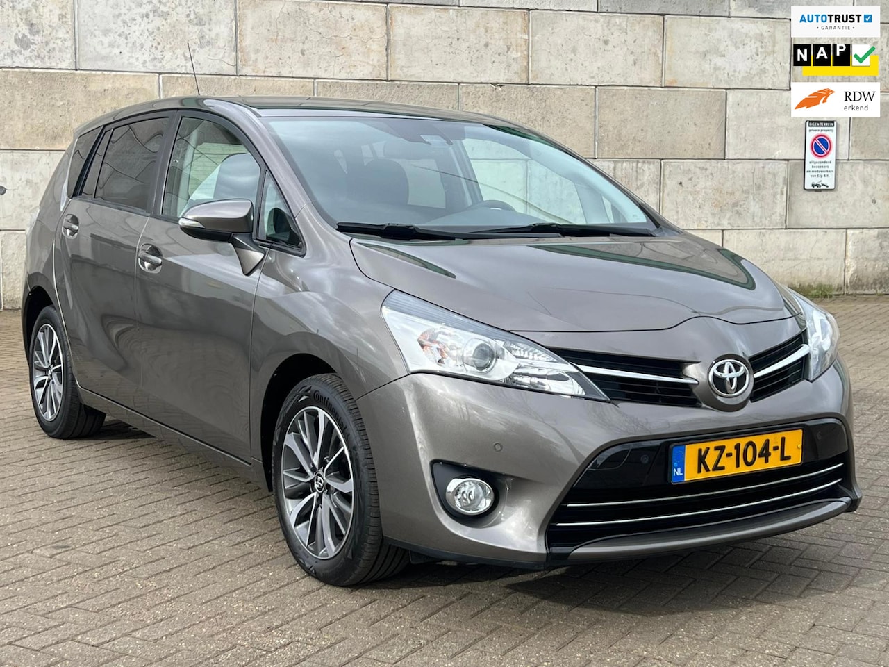 Toyota Verso - 1.8 VVT-i Dynamic 1.8 VVT-i Dynamic,AUTOMAAT,AIRCO,HOGE INSTAP - AutoWereld.nl