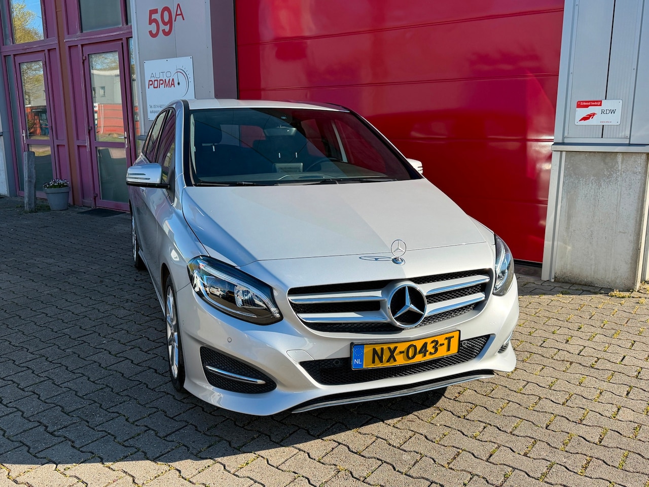 Mercedes-Benz B-klasse - 180 d 109pk Business Solution Automaat / Trekhaak / Led koplampen / Cruise / Camera / Navi - AutoWereld.nl